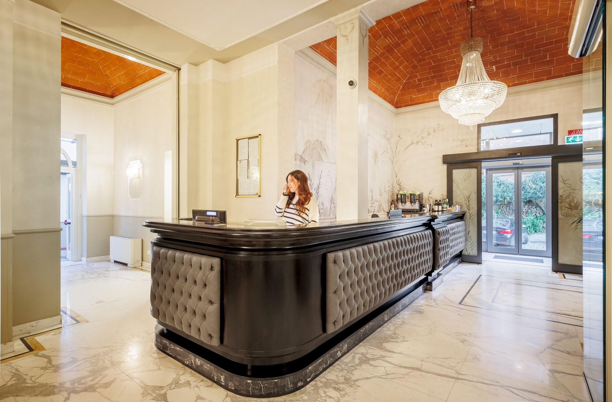 Bar/Salón Hotel Embassy