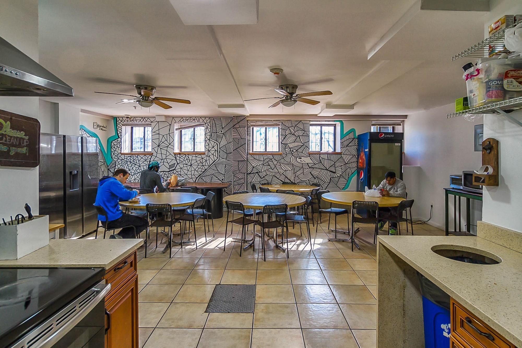 Restaurant NY Moore Hostel