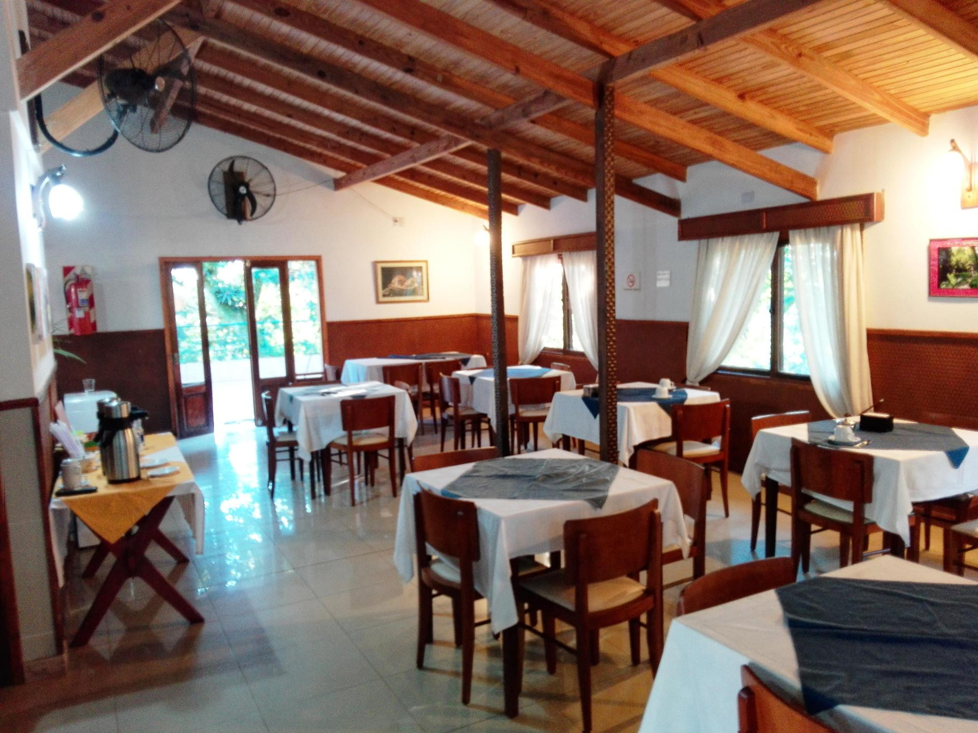 Bar/Salón Hosteria La Cabaña