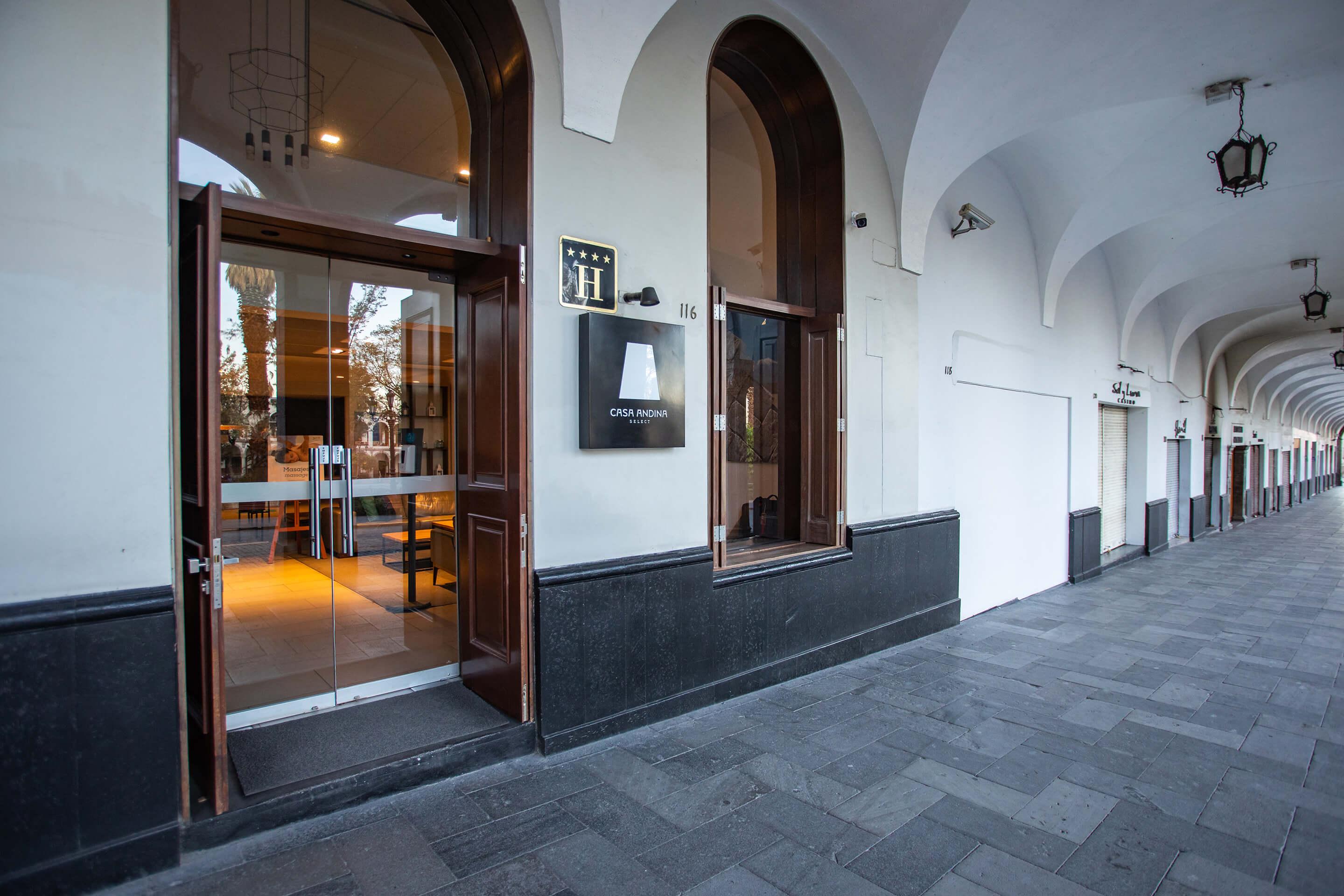 Vista Exterior Casa Andina Select Arequipa Plaza