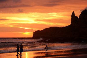Actividad - Full day en Montañita desde Guayaquil