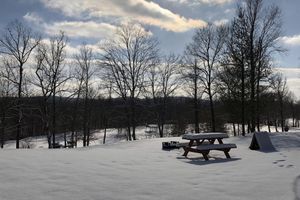 Alquiler Vacacional - Rustic Log Cabin next to the Hoosier National Forest in the Ohio River Valley