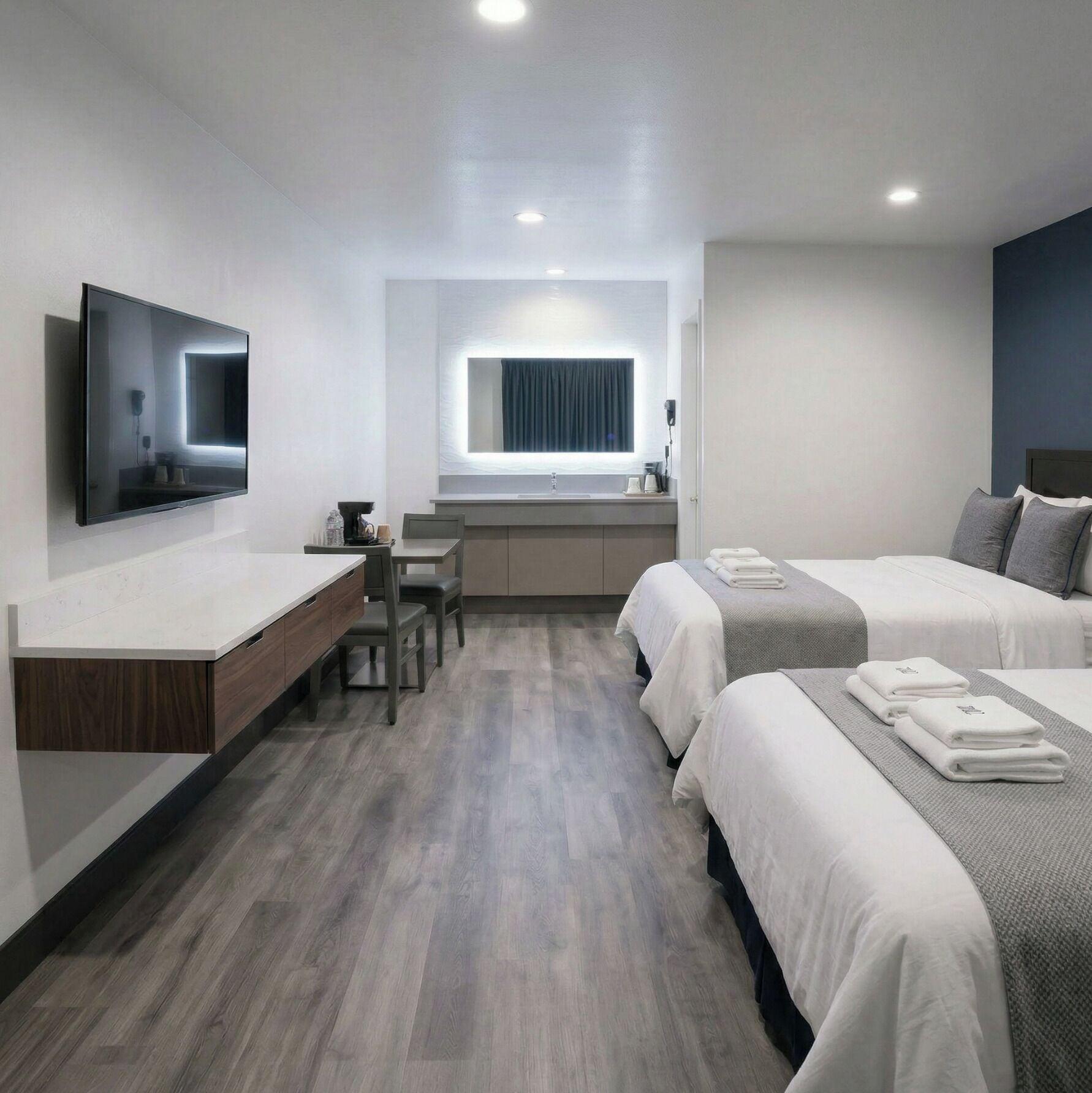 Varios Motel Moonlight