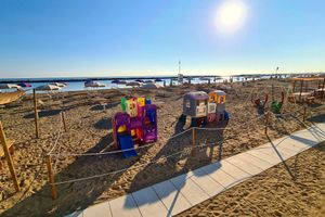 Alojamiento - You & Me Beach Hotel