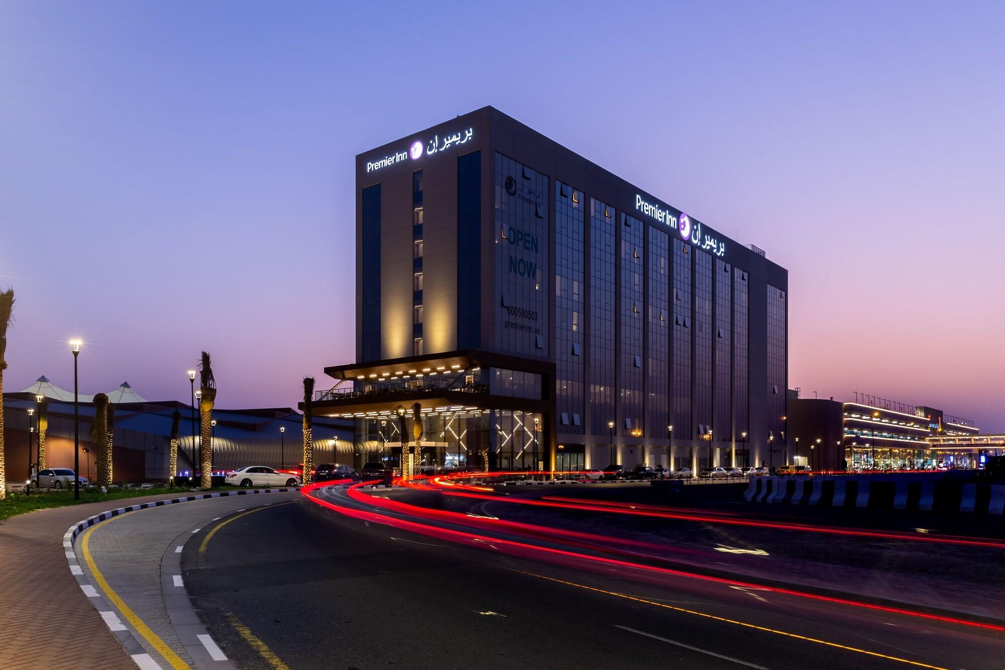 Vista Exterior Premier Inn Dubai Dragon Mart