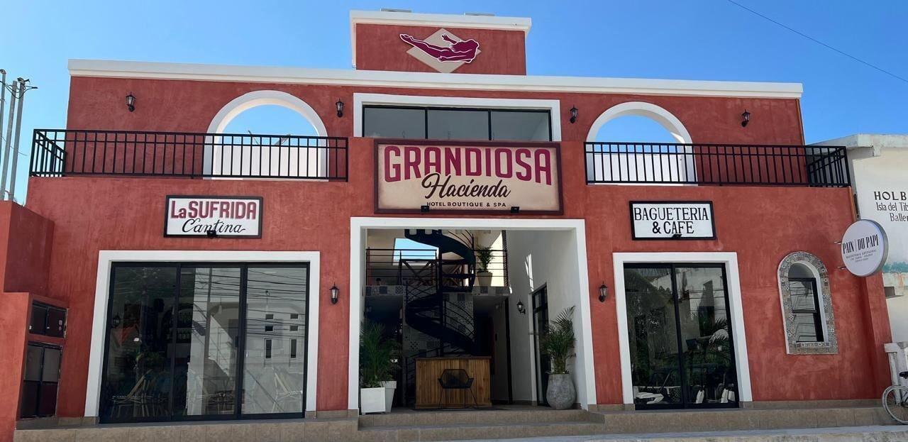 Varios Hotel Boutique Grandiosa