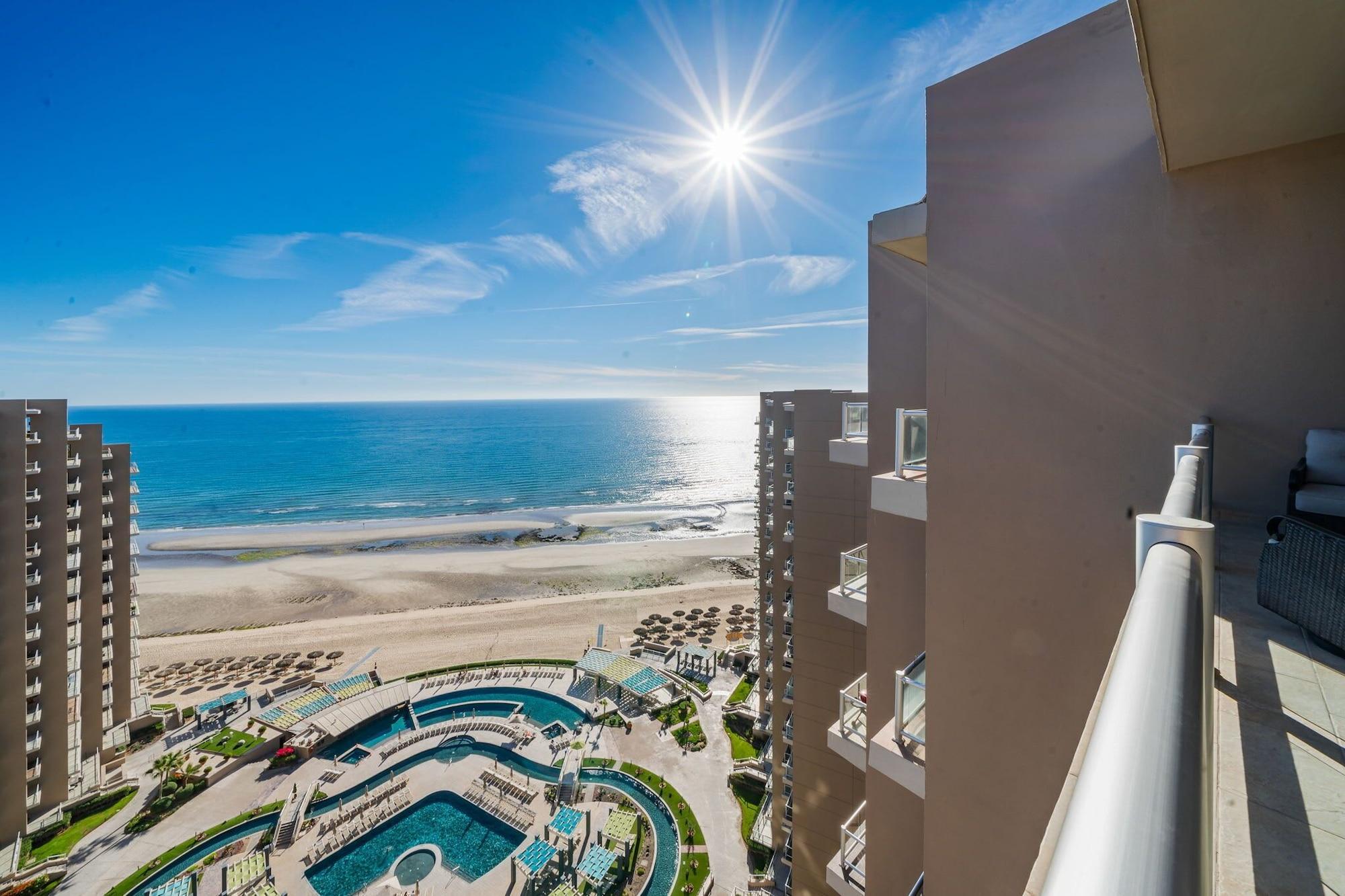 Vista Piscina Las Palomas 2BR 2BA Ocean View Penthouse