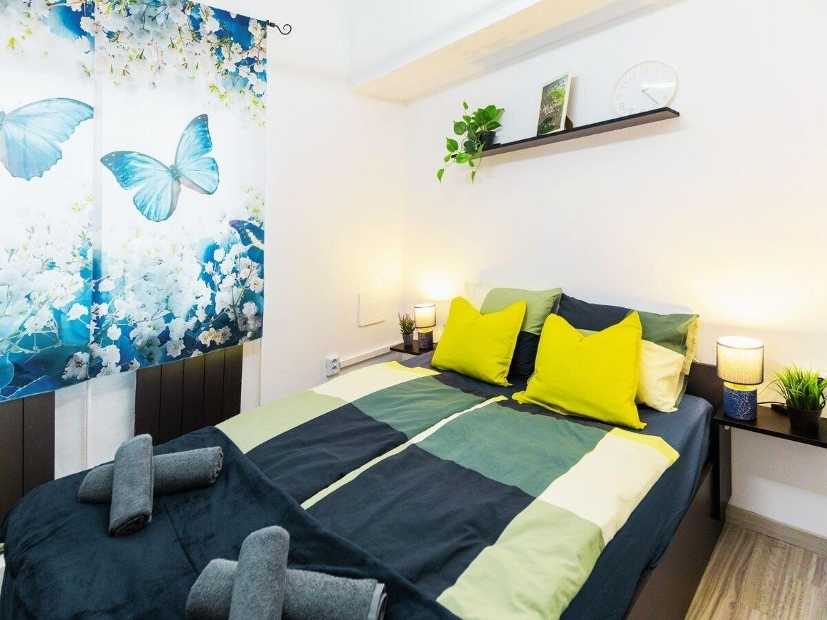 Varios Mariposa Apartments