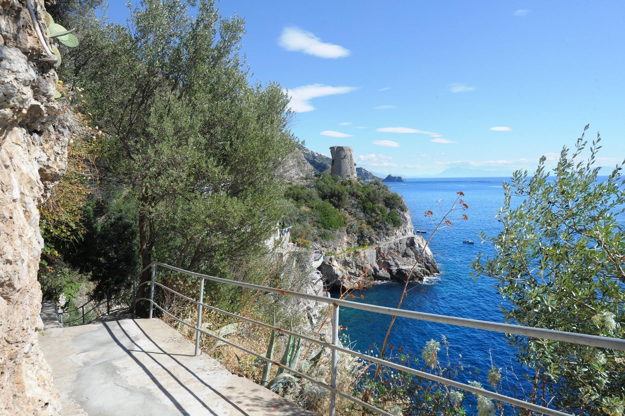 Vista Exterior Hotel Torre Saracena