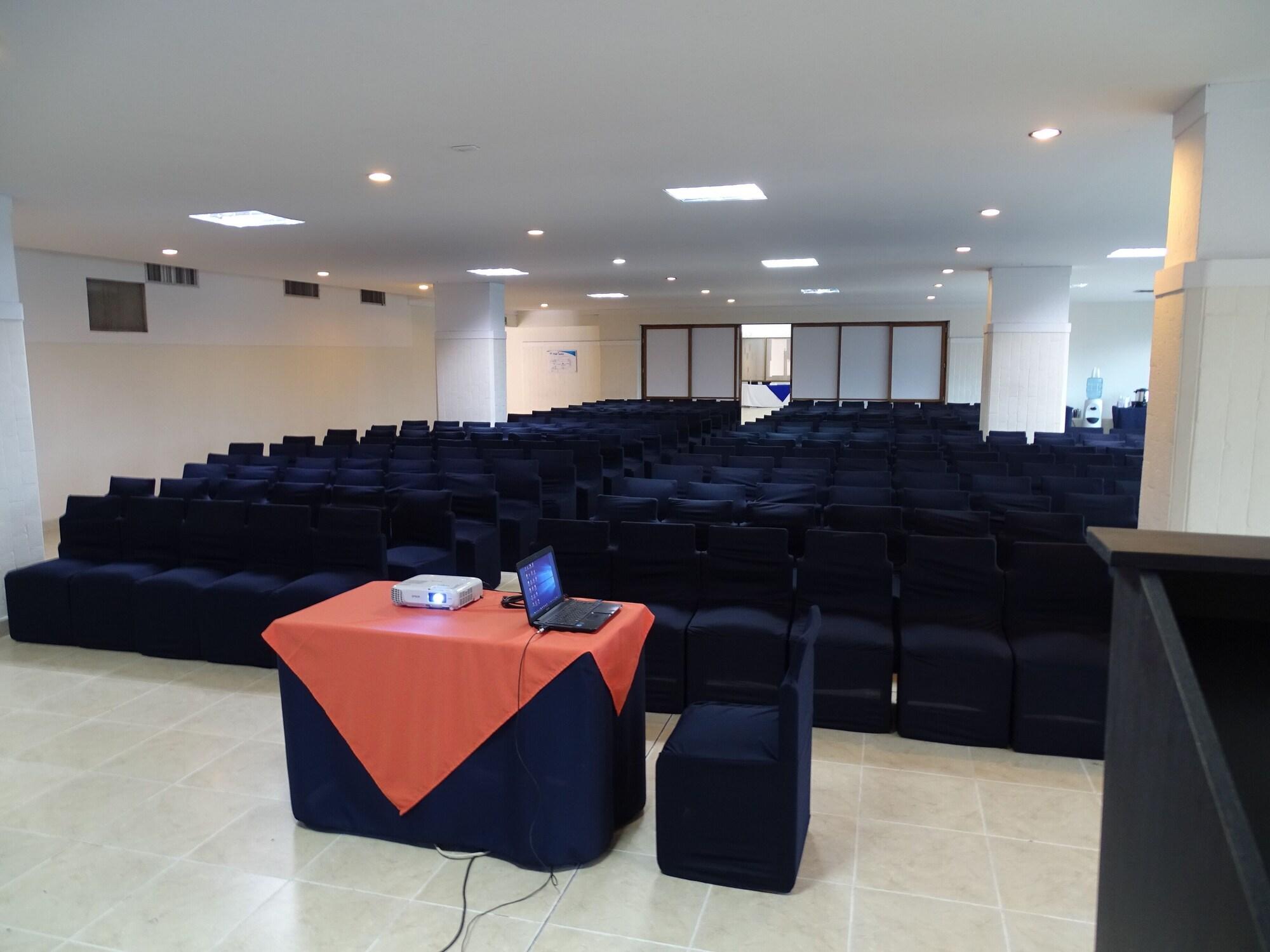 Bar/Salón Hotel Tonchala