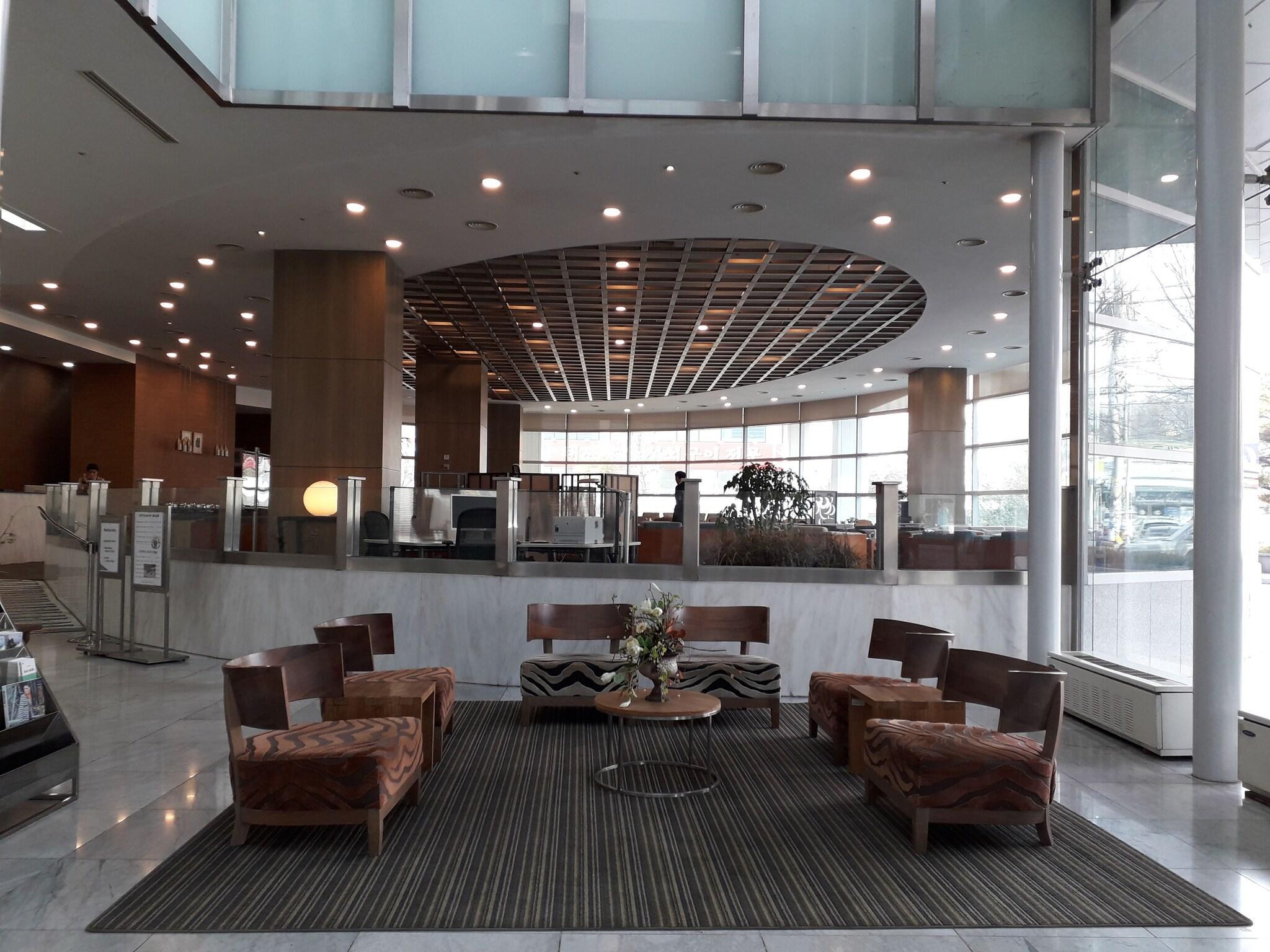 Vista Lobby Gumi Century Hotel