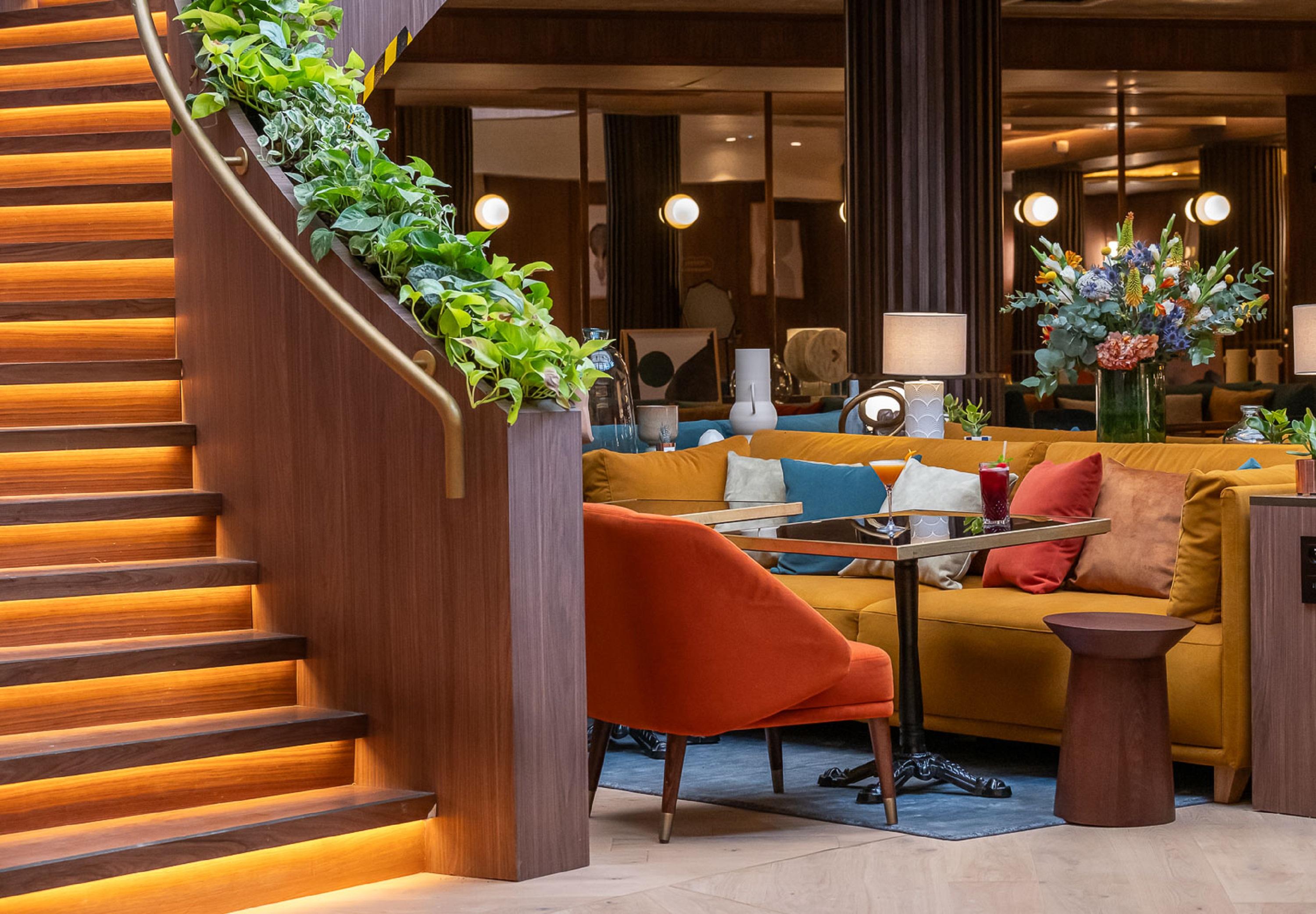 Vista Lobby Hôtel Burdigala by Inwood Hotels