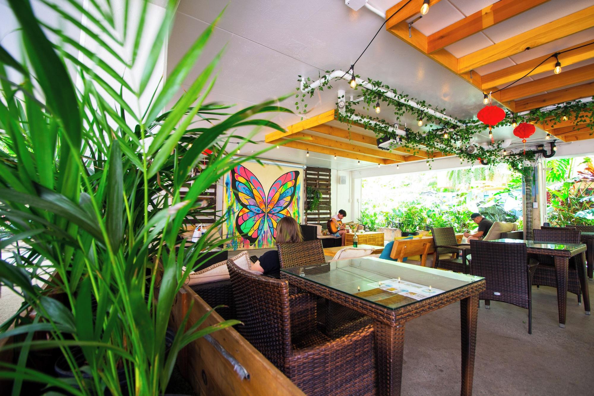 Vista Lobby Waikiki Beachside Hostel