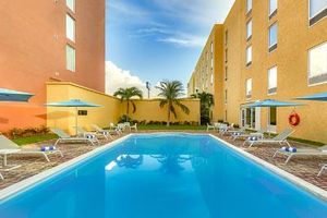 Alojamiento - City Express Junior by Marriott Cancun