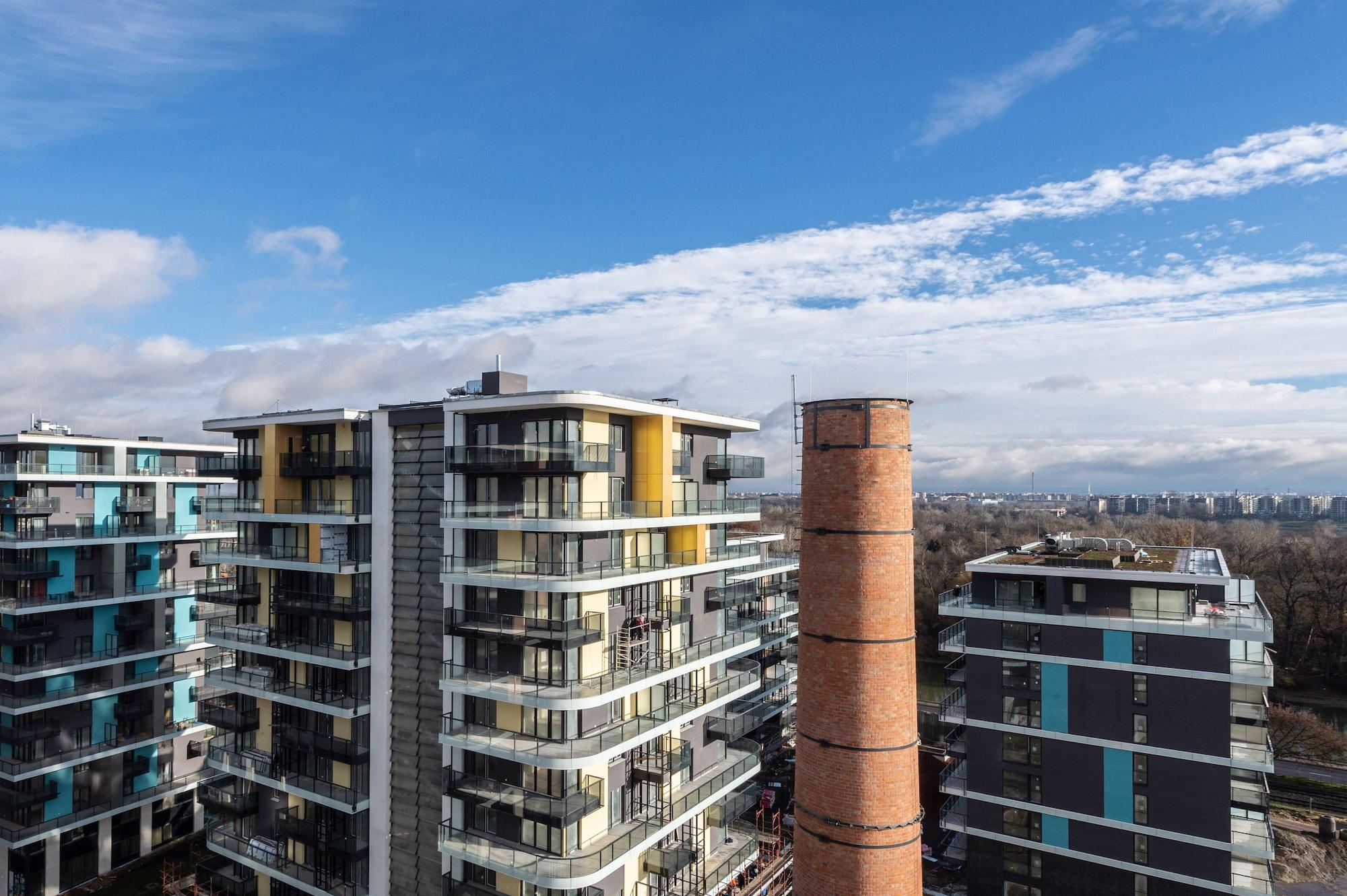 Varios WaterFront City Apartments by UrbanRent