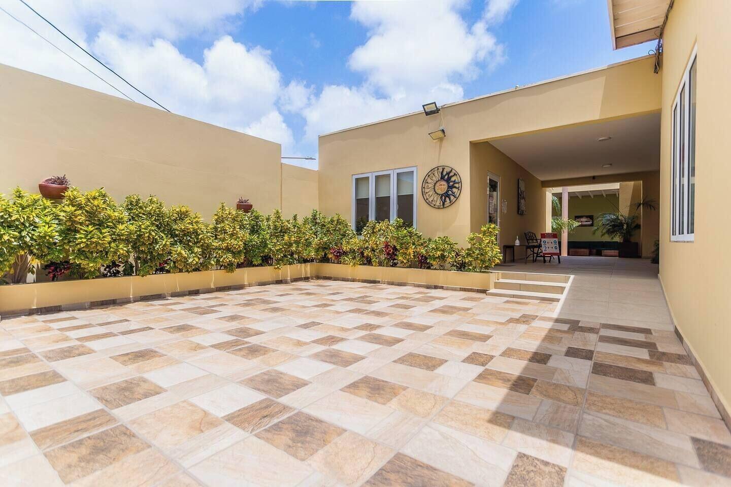 Vista Exterior Juanedu Suites