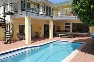 Alojamiento - On Pinewood Guest House