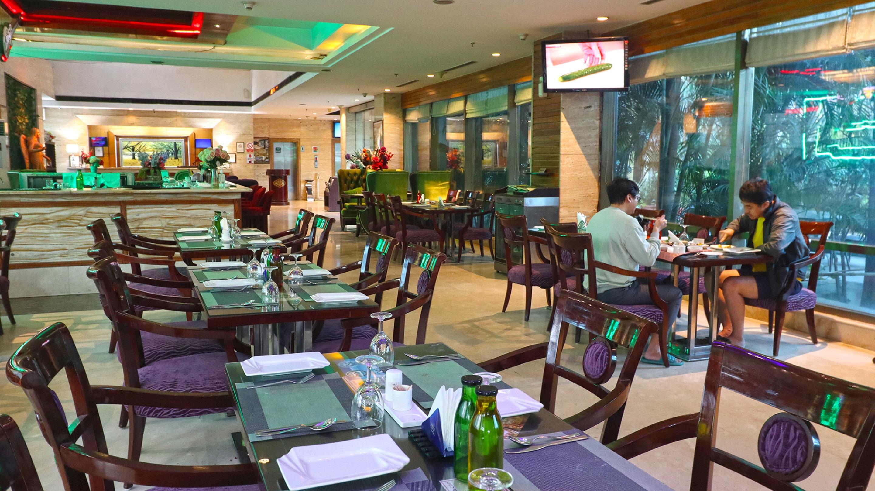 Restaurant Skycity Hotel Gurgaon