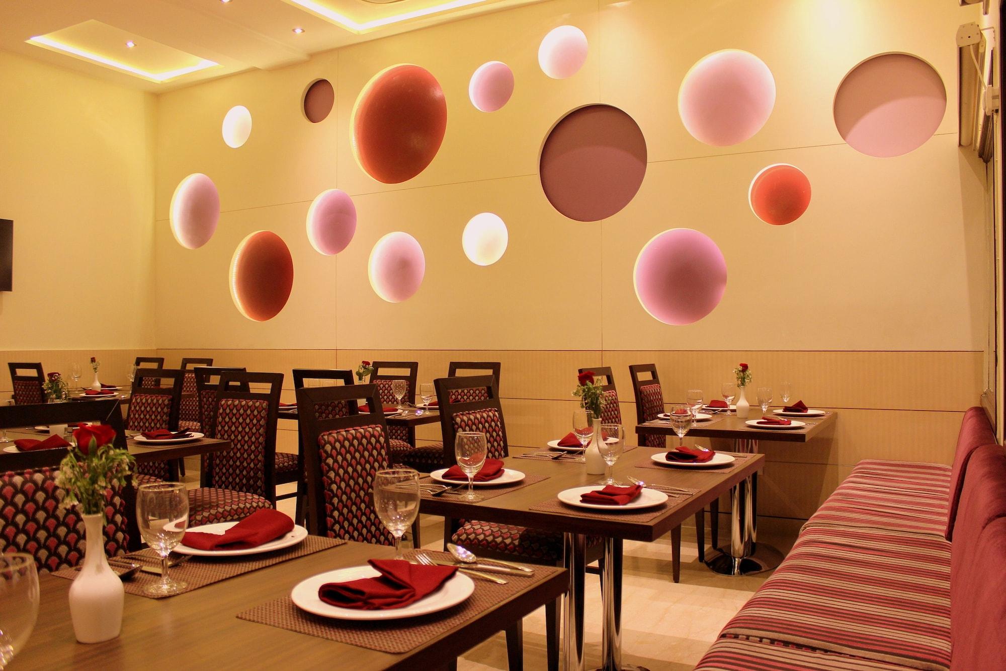 Restaurant Hotel Amrapali Grand