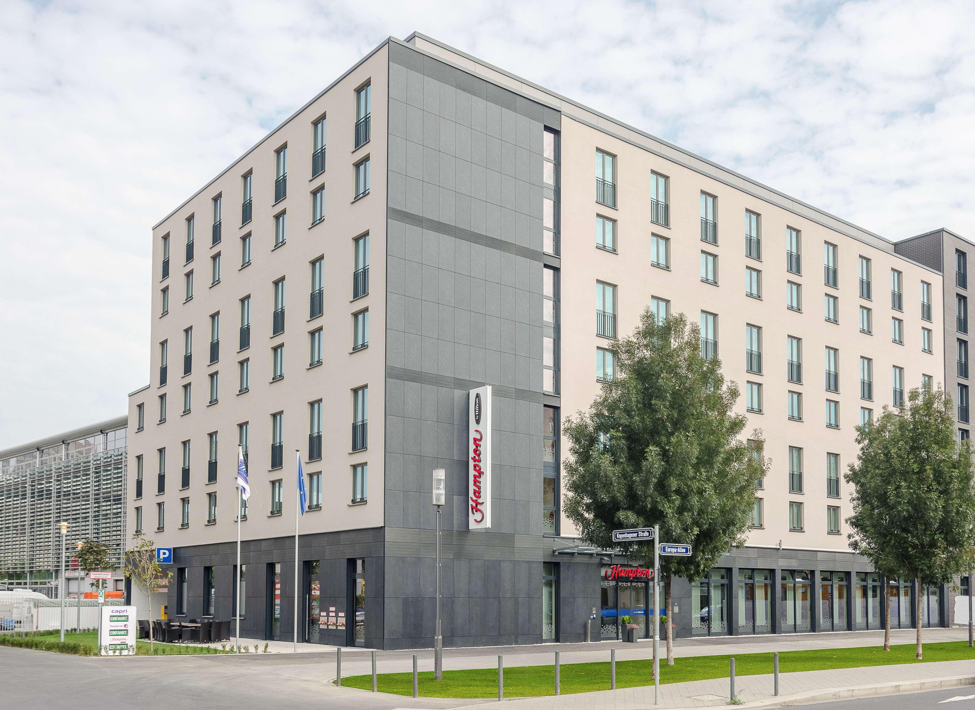 Vista Exterior Hampton by Hilton Frankfurt City Centre