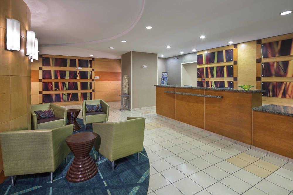 Vista do lobby Springhill Suites by Marriott Laredo