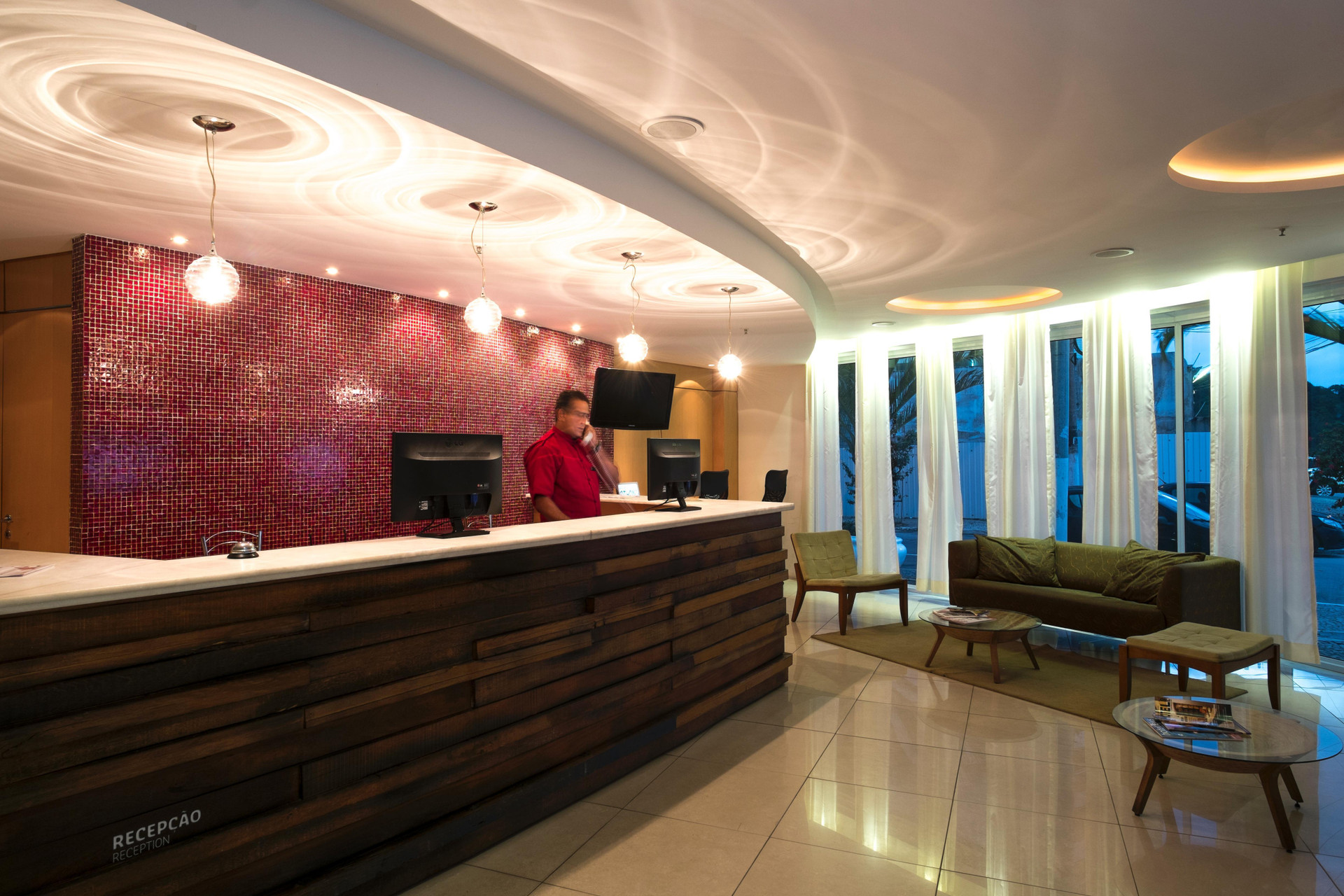 Vista Lobby Golden Tulip Macaé