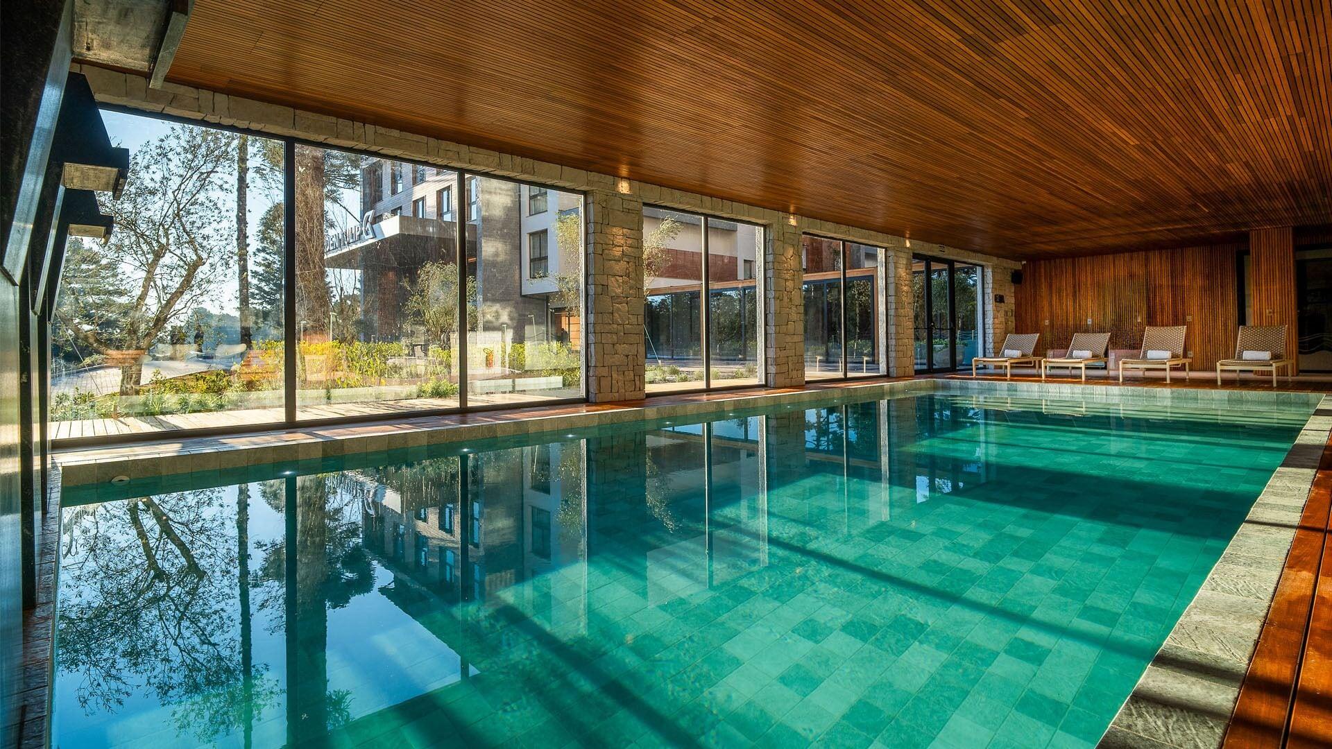 Vista Piscina Golden Tulip Canela OFICIAL