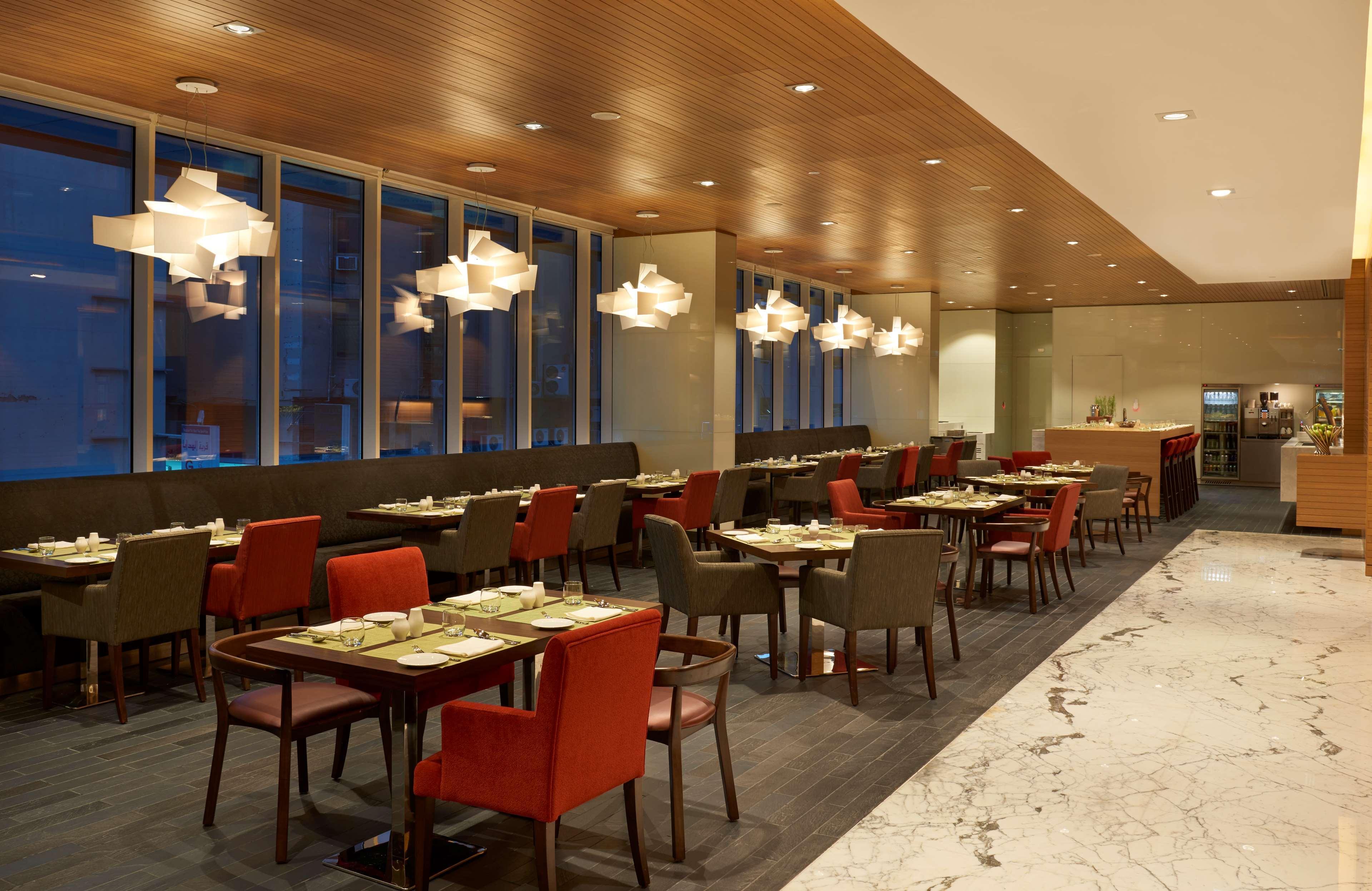 Restaurant Hyatt Place Dubai Baniyas Square