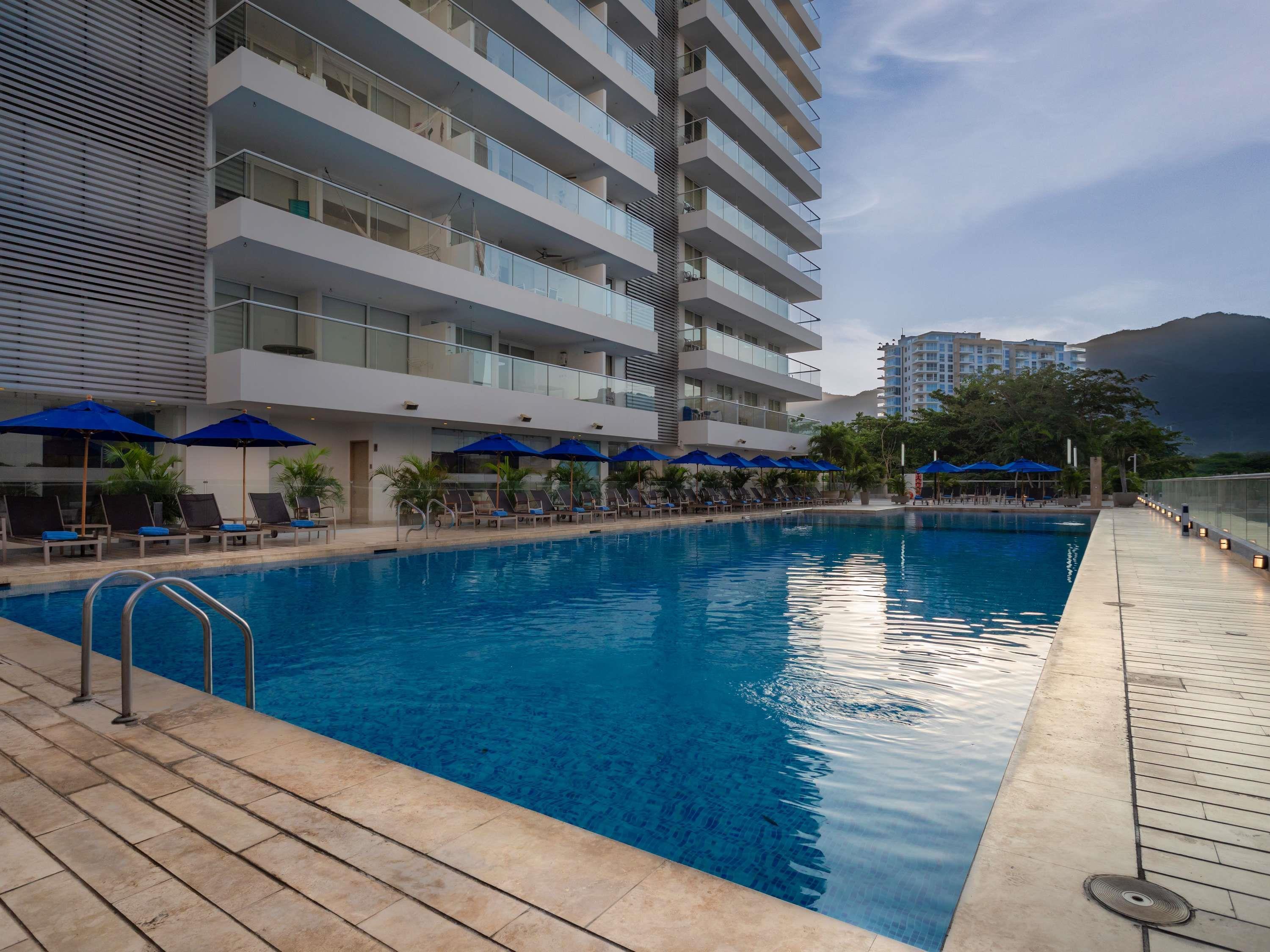 Vista Exterior Courtyard By Marriott Santa Marta Resort