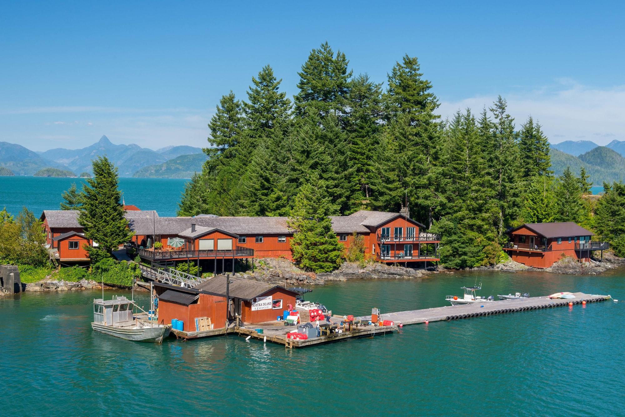 Varios Nootka Island Lodge