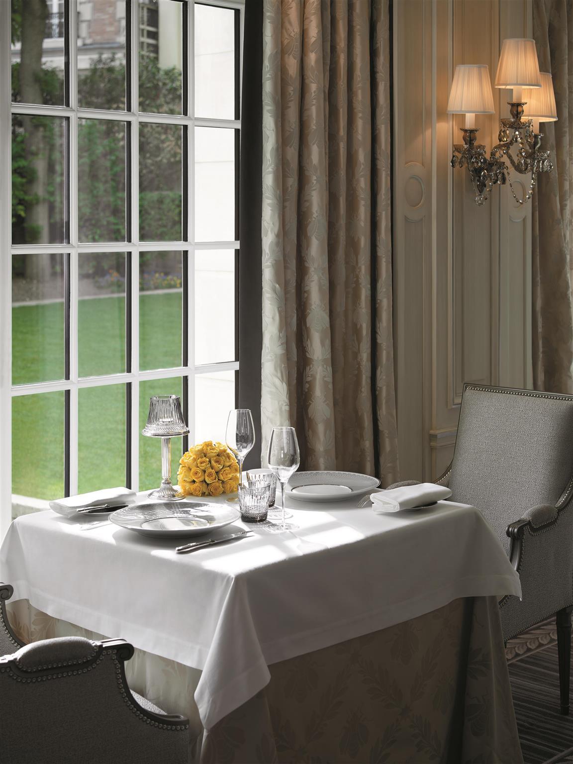 Hotel Shangri-La Hotel Paris