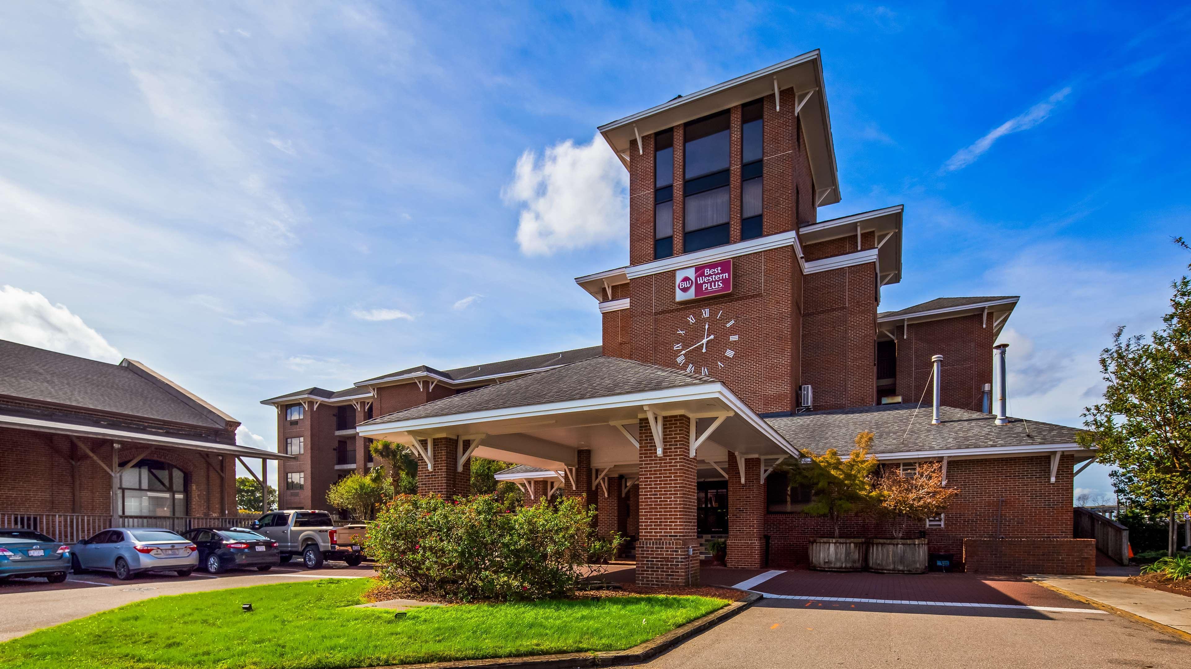 Vista Exterior Best Western Plus Coastline Inn