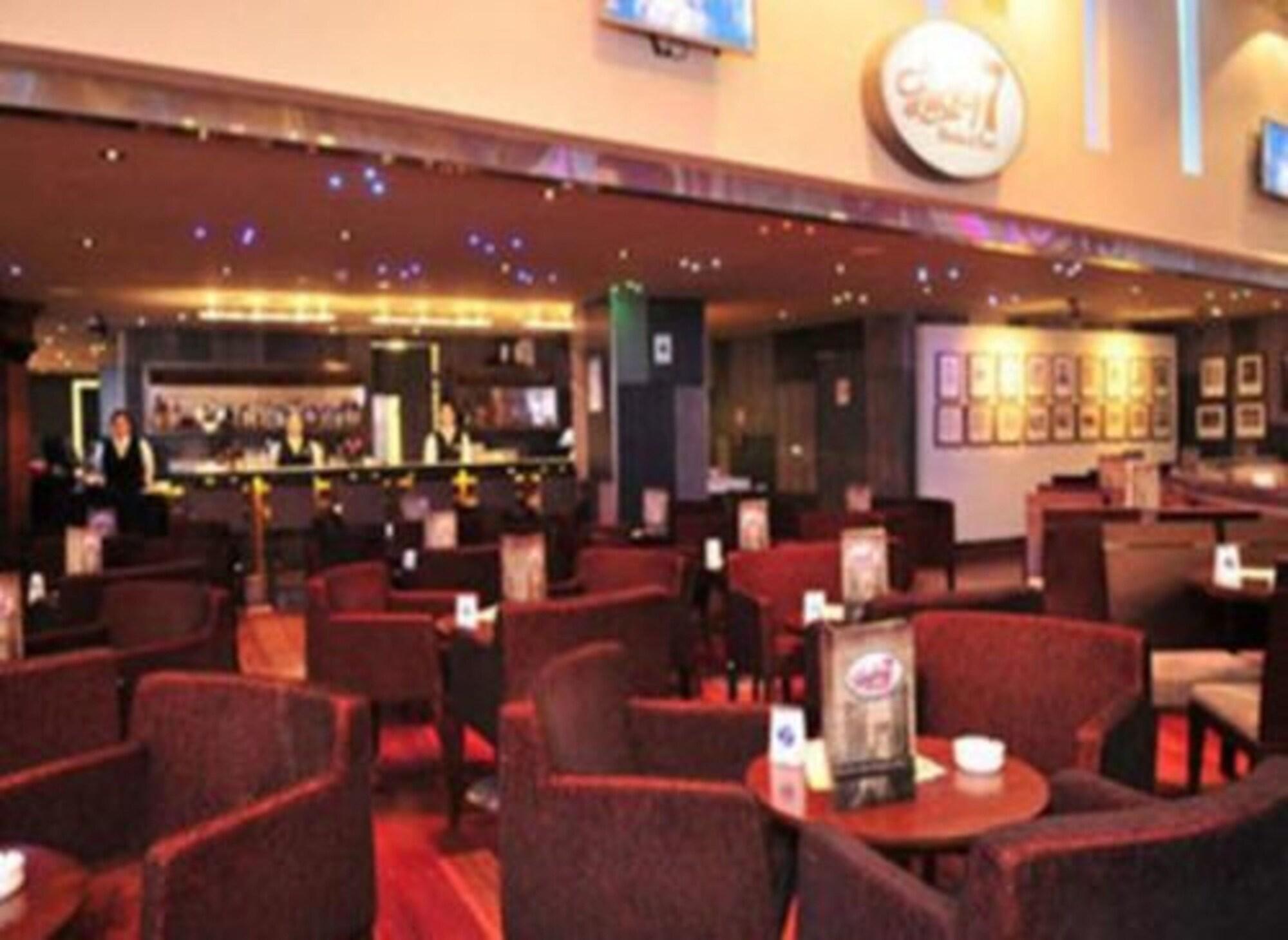 Bar/Salón Dreams del Estrecho