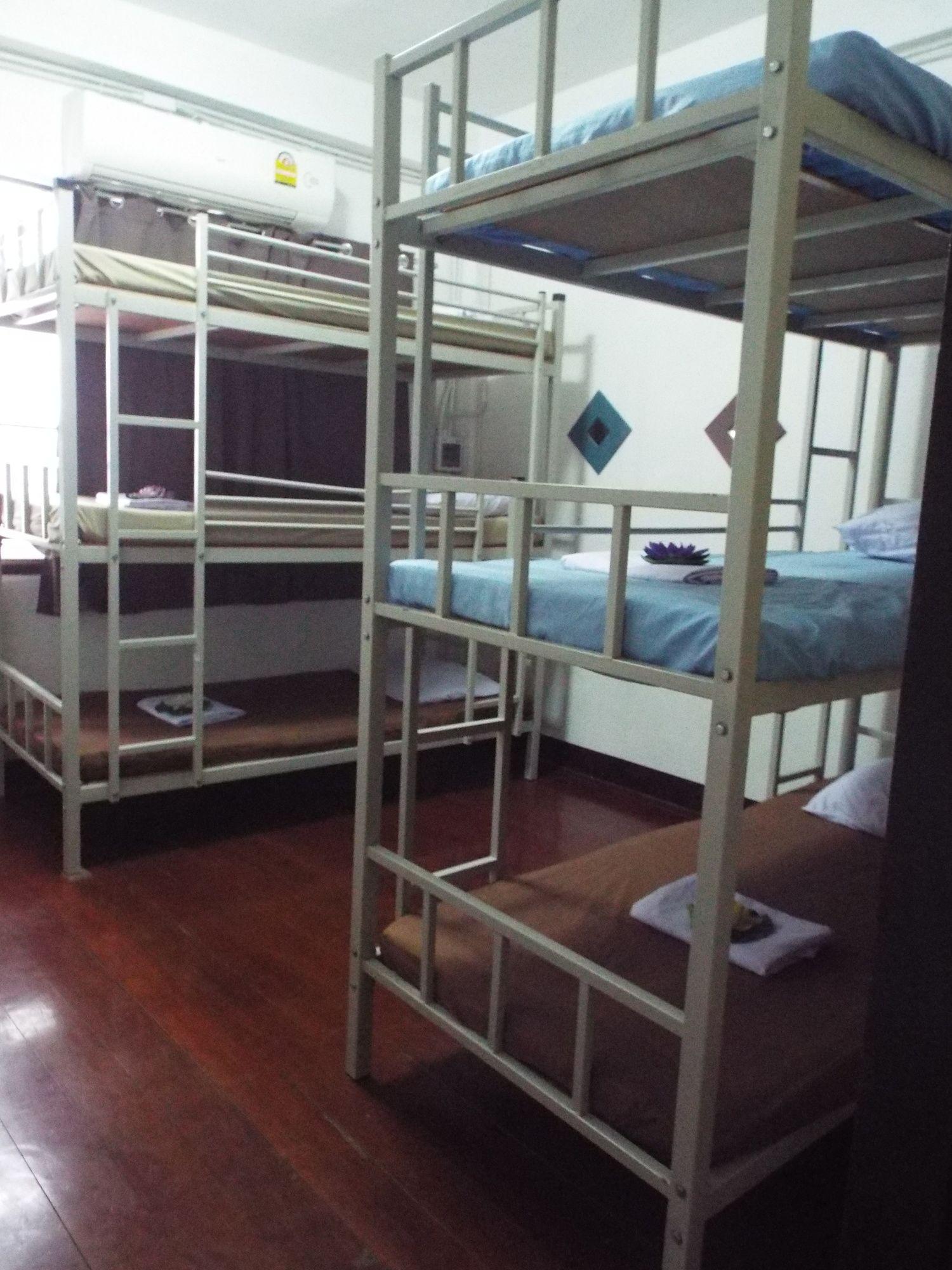 Varios Hostel 24