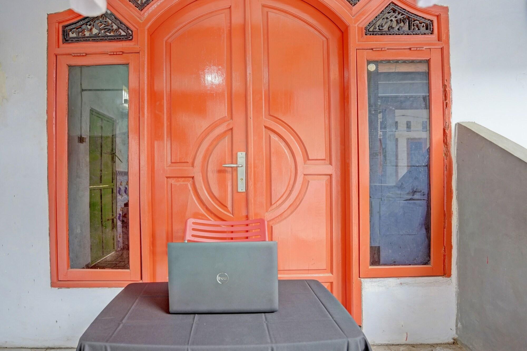 Vista Lobby Hotel O Surya Indah Homestay Syariah