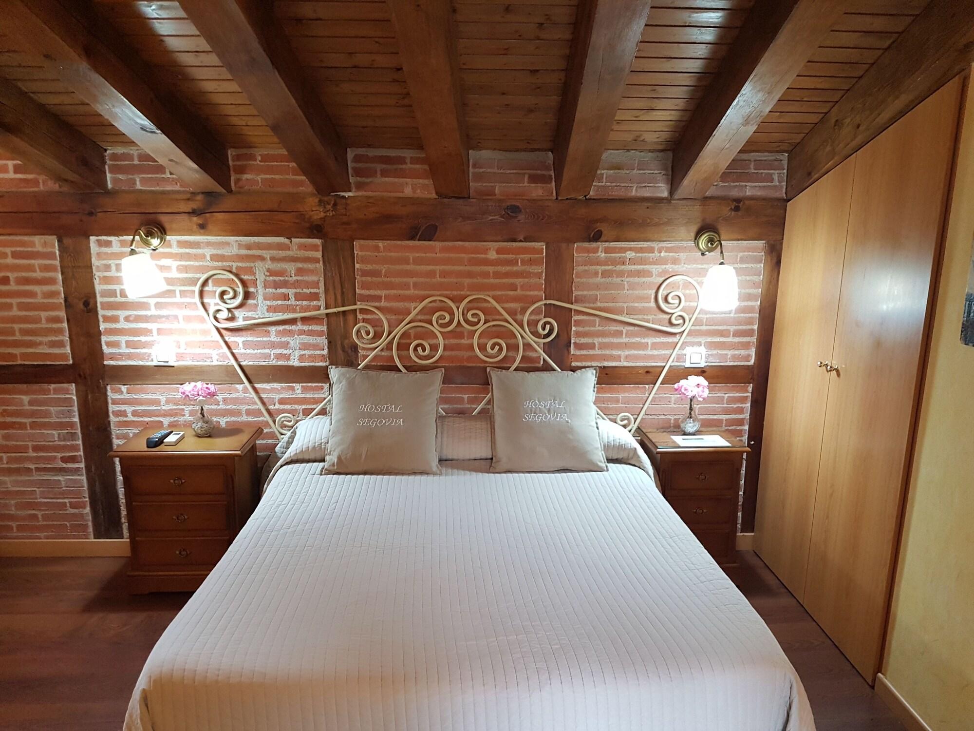 Varios Hostal Segovia