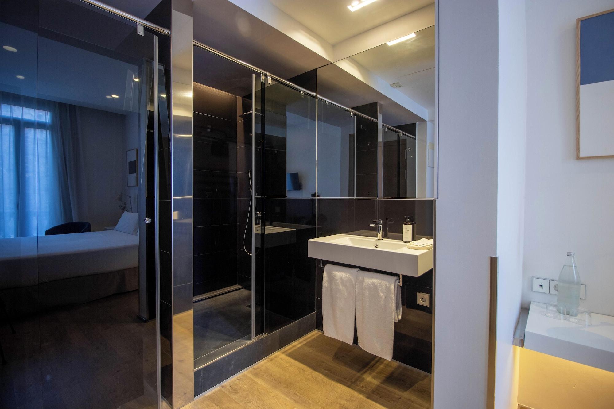 Equipamiento de Habitación STORNI Barcelona