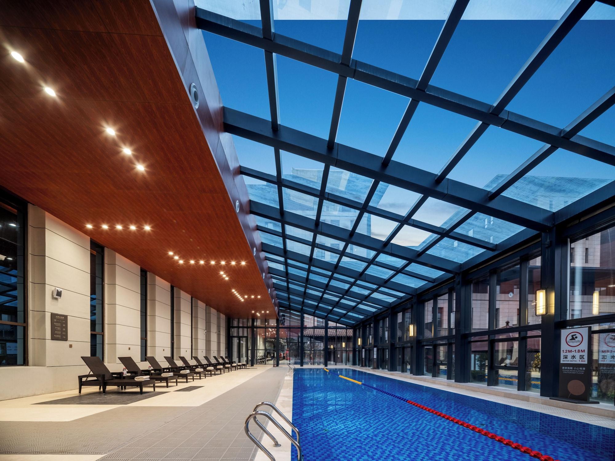 Vista Piscina LANDISON HUABIN HOT-SPRING HOTEL SHAANXI
