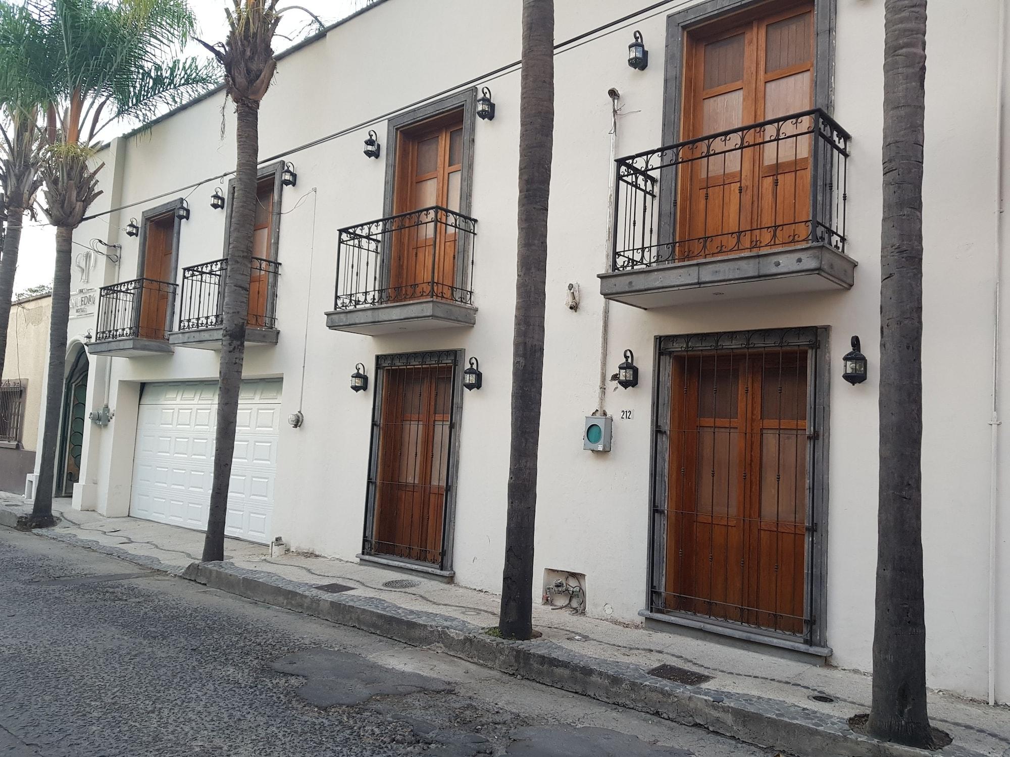 Vista Exterior Hotel Puerta San Pedro