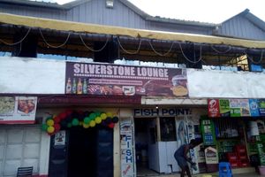 Alojamiento - Silverstone Park Bar & Guest House