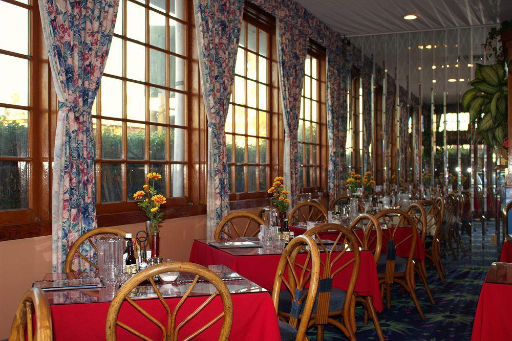 Restaurant Tradewinds All Suite Hotel