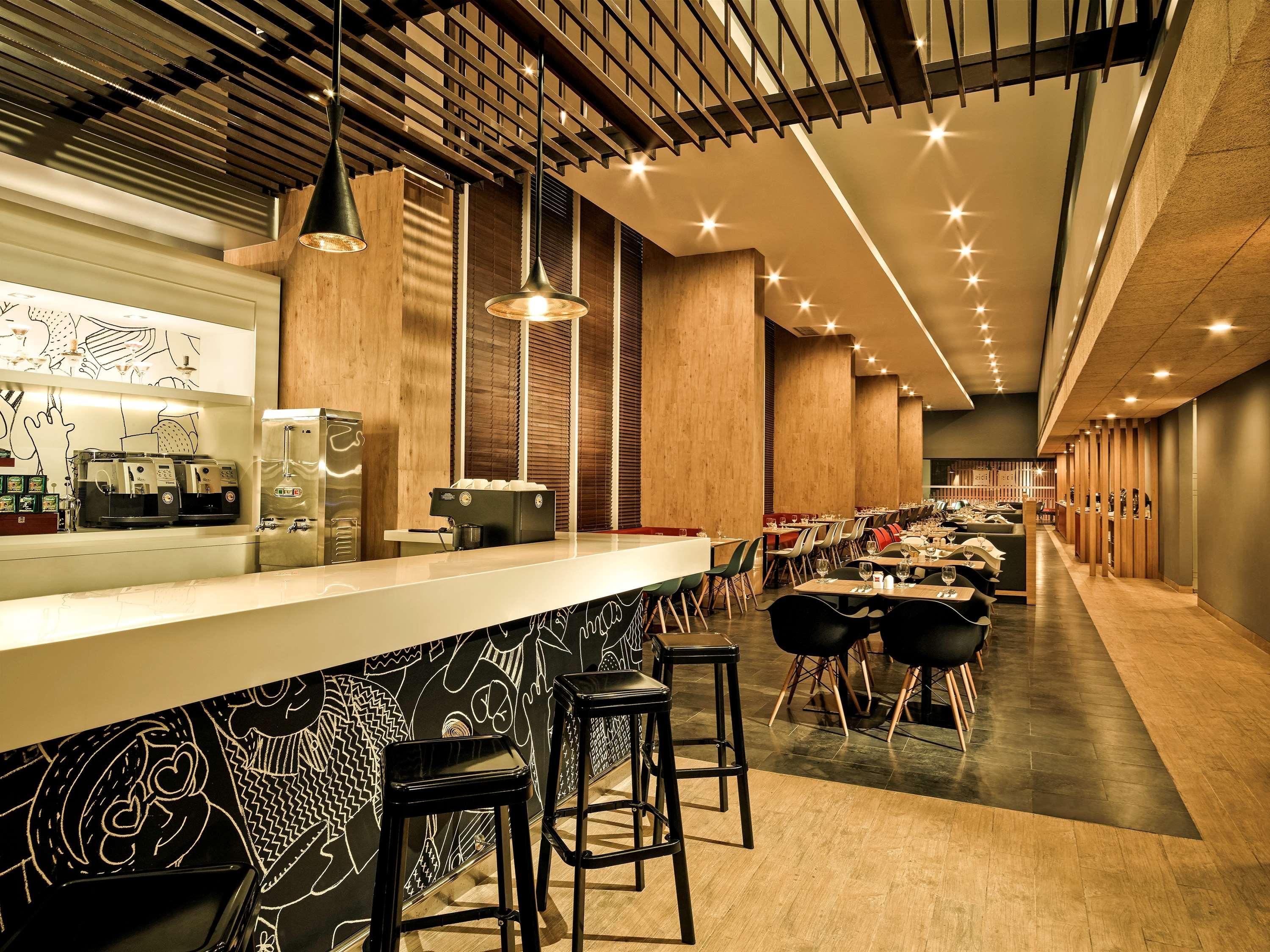Restaurant Ibis Gading Serpong