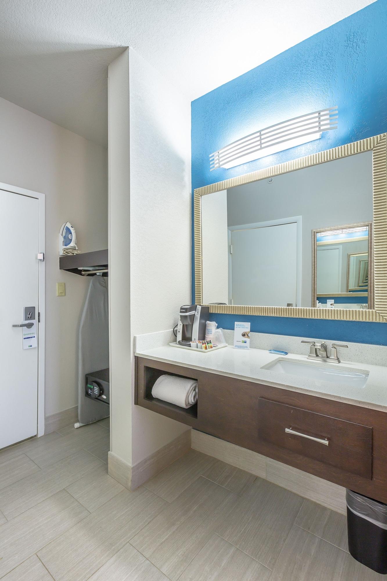 Equipamiento de Habitación Holiday Inn Express Saint Simons Island by IHG
