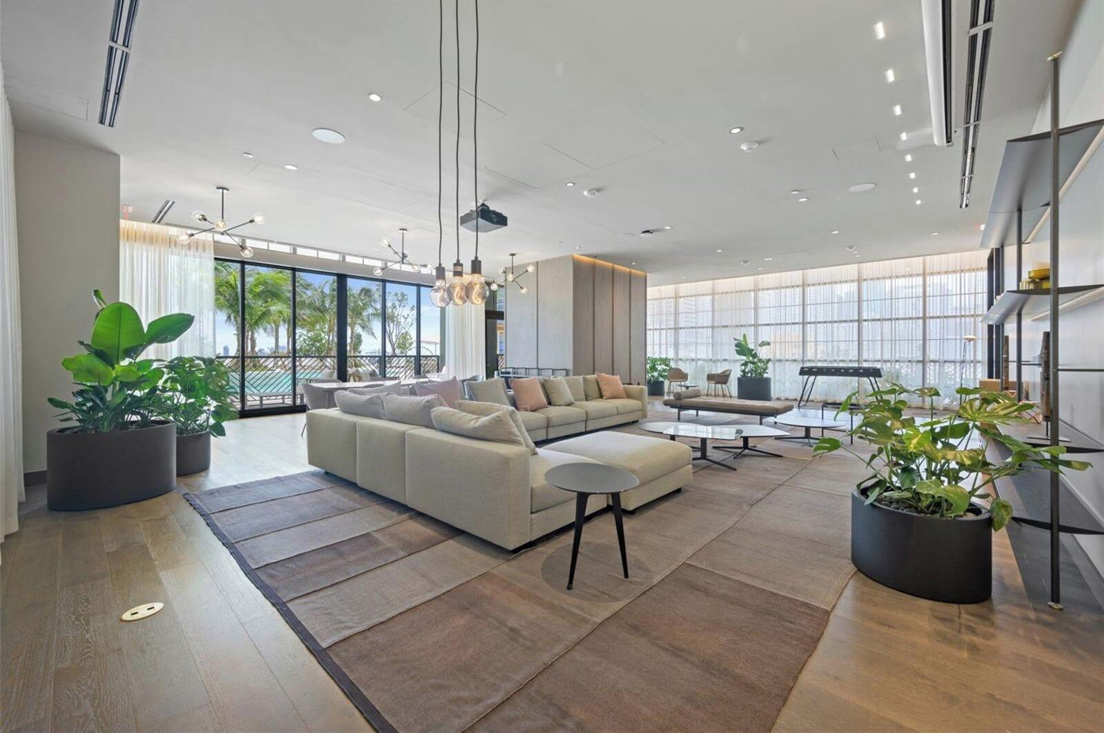 Vista Lobby Stay Sol Downtown
