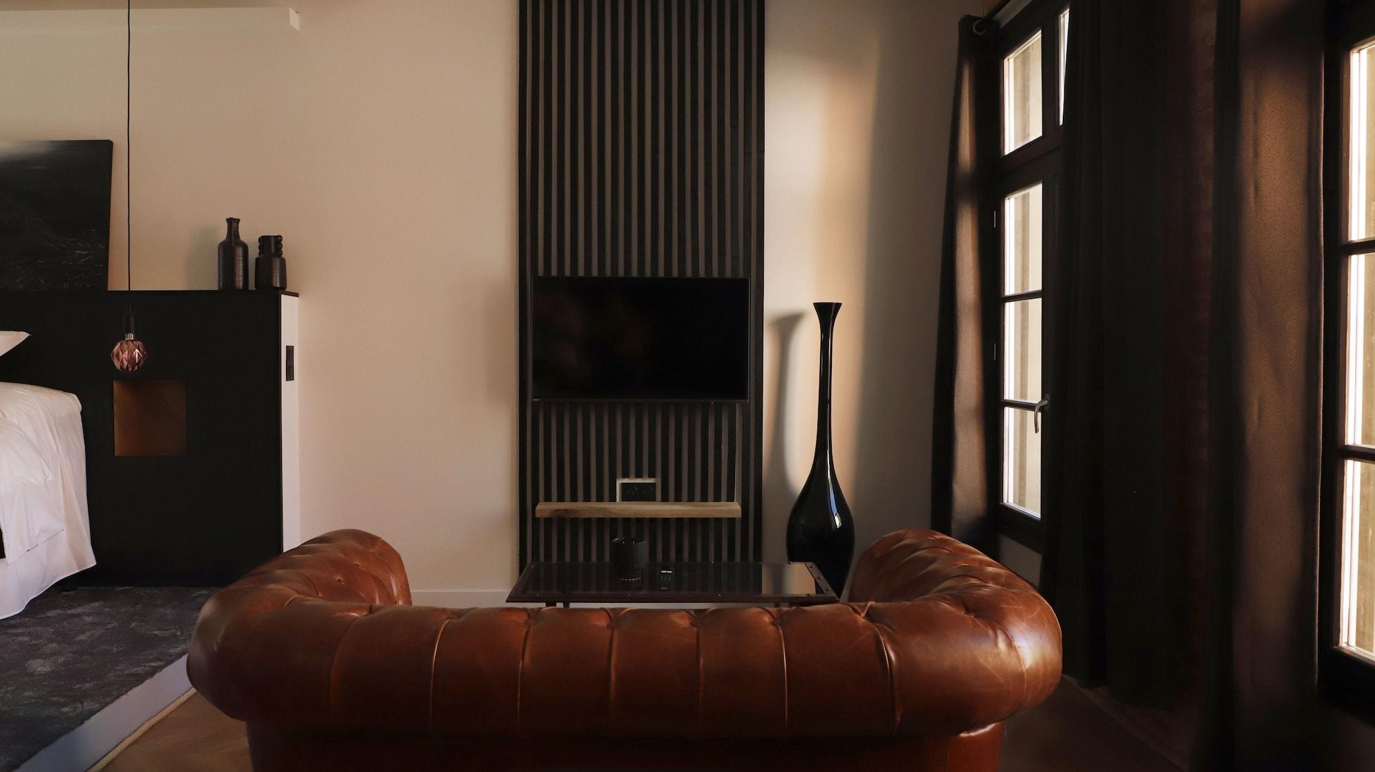 Comodidades del Alojamiento Ennéa - Jacuzzi & Luxury Suites