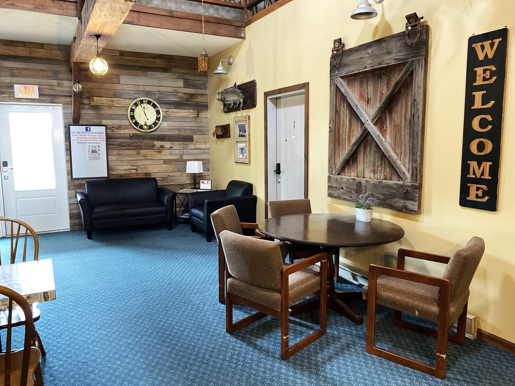 Vista Lobby Lake Ontario Motel & Inn