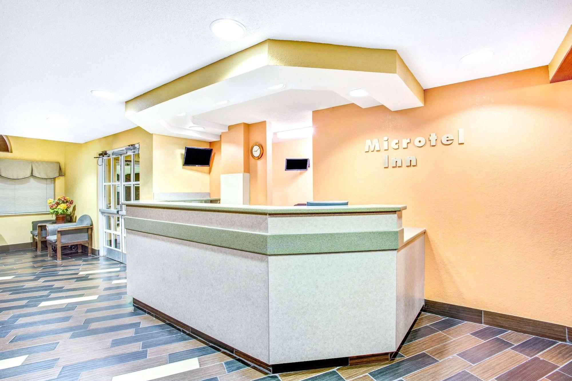 Vista Lobby Microtel Inn by Wyndham Newport News Airport