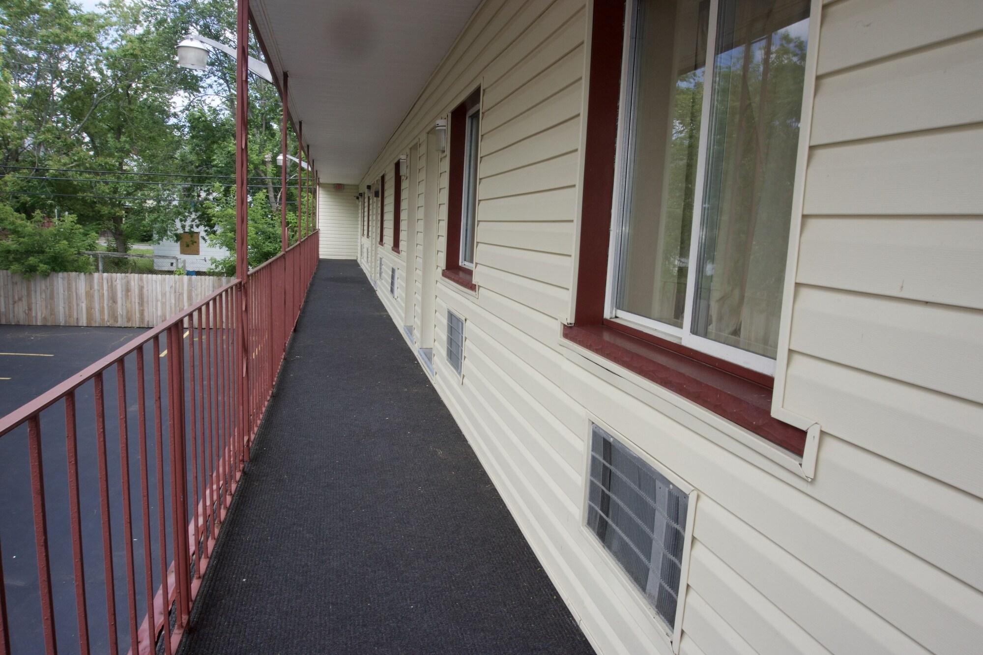 Varios Passport Inn - By The Falls NY