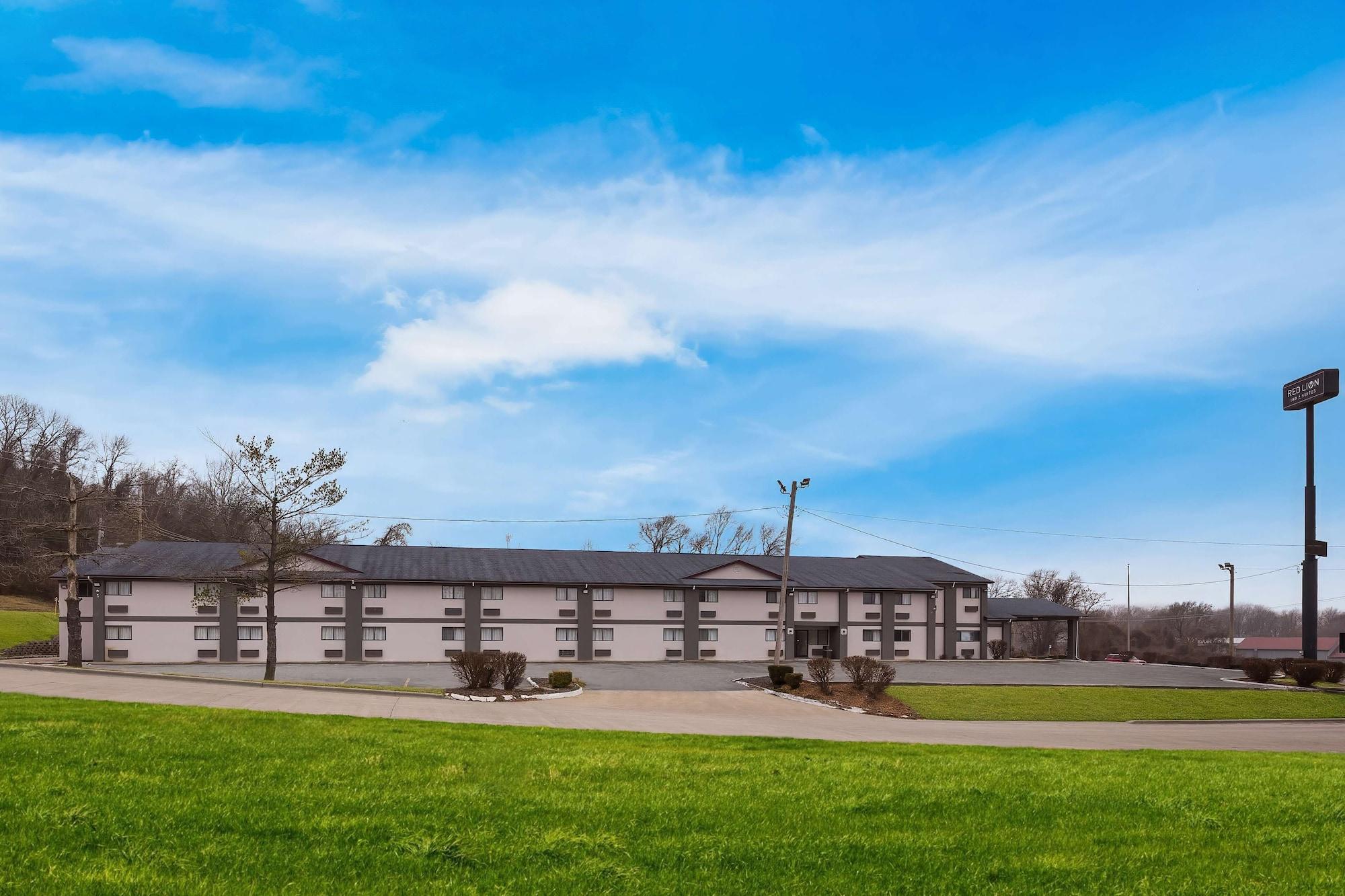 Varios Red Lion Inn & Suites Caseyville