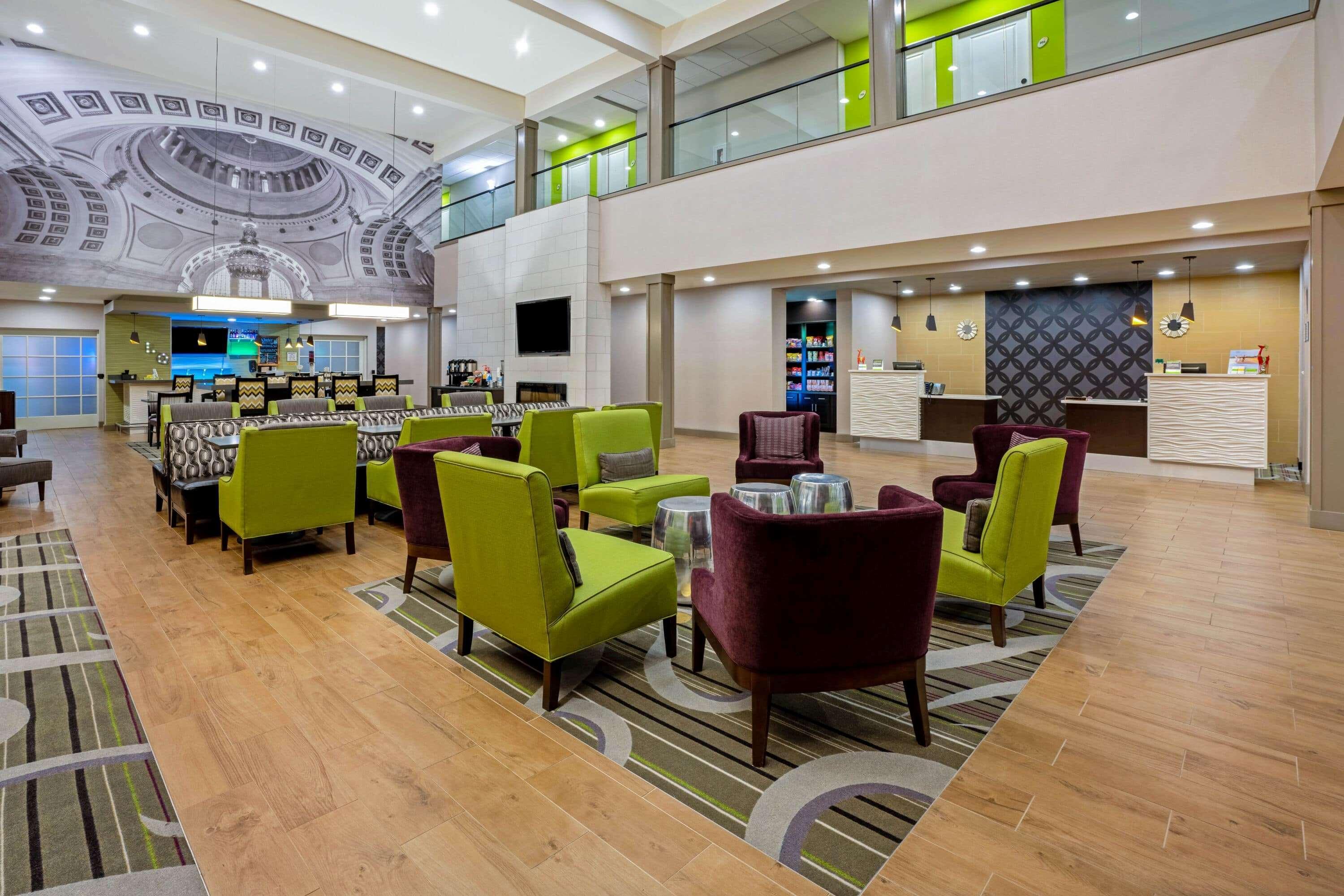 Vista Lobby La Quinta Inn & Suites by Wyndham Tumwater - Olympia